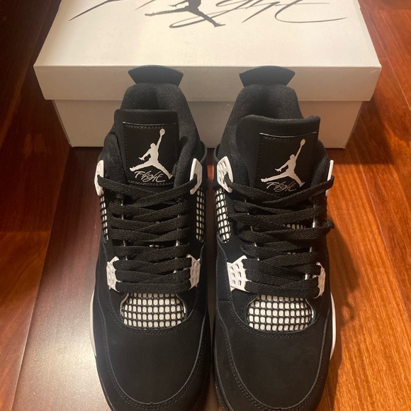 Air Jordan 4 Retro White Thunders - Picture 1 of 8